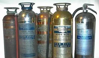 جهاز الحامض والصودا في مكافحة الحرائق