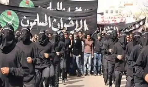 نوادر عام مضى.. «وطن للبيع»