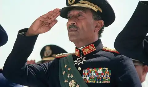 كل عام و مصر منتصرة وحرة